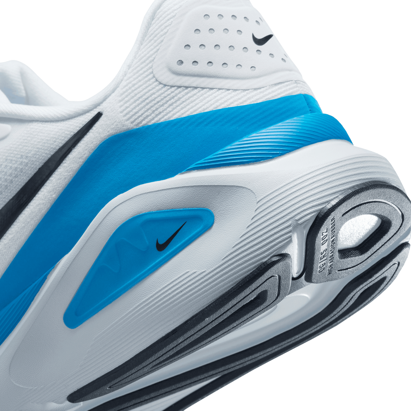 Mens Nike Structure 26