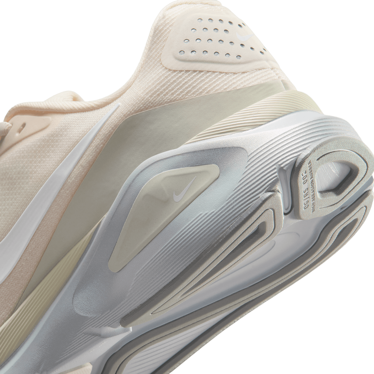 Womens Nike Structure 26 ESS