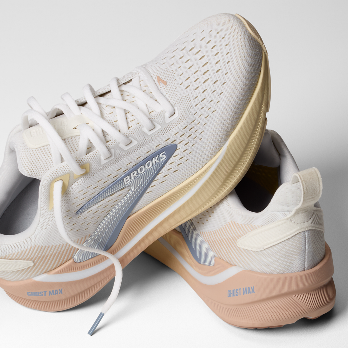 Womens Brooks Ghost Max 4 (2E Extra Wide)