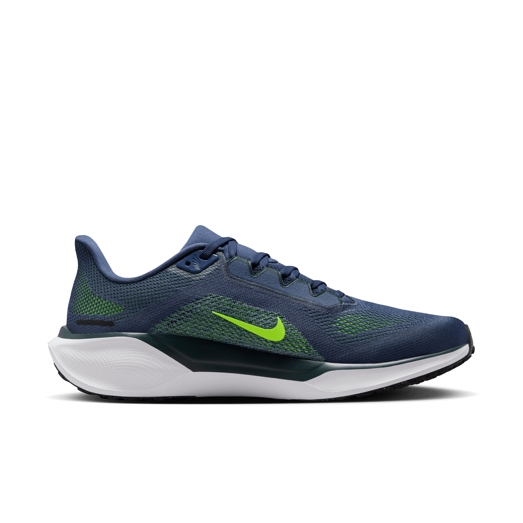 do nike mens shoes run small