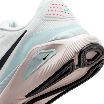 Womens Nike Structure 26