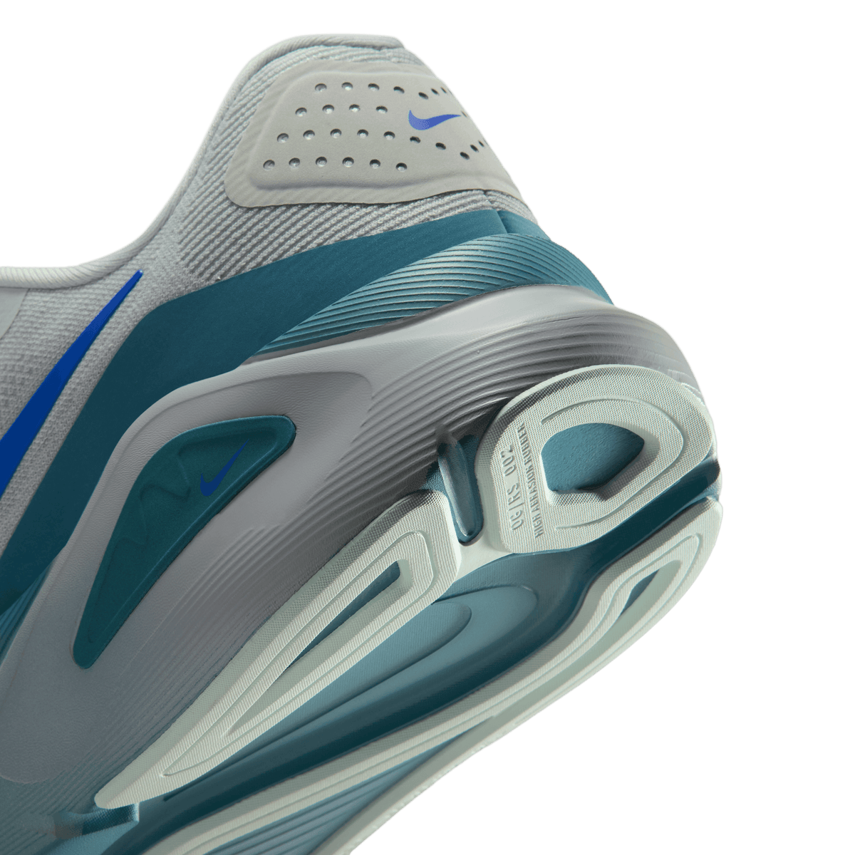 Mens Nike Structure 26