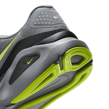 Mens Nike Structure 26
