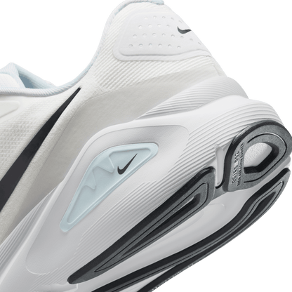 Mens Nike Structure 26