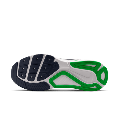 Mens Nike Structure 26