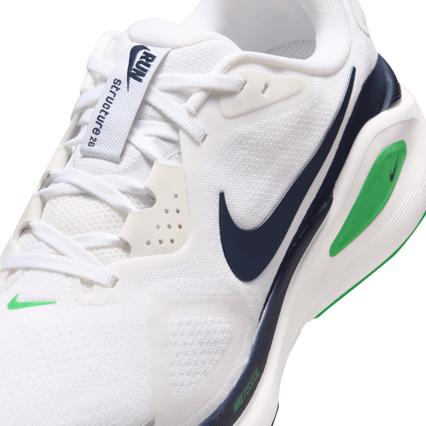 Mens Nike Structure 26
