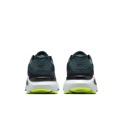 Mens Nike Structure 26