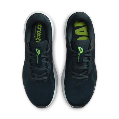 Mens Nike Structure 26