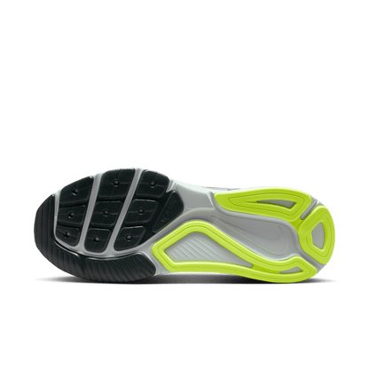 Mens Nike Structure 26