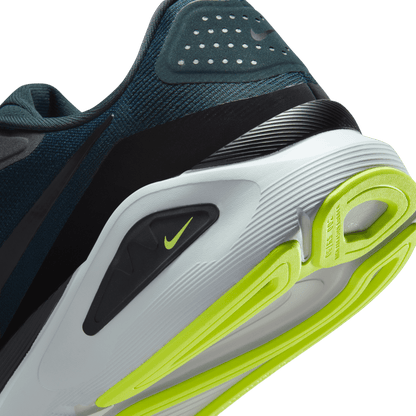 Mens Nike Structure 26