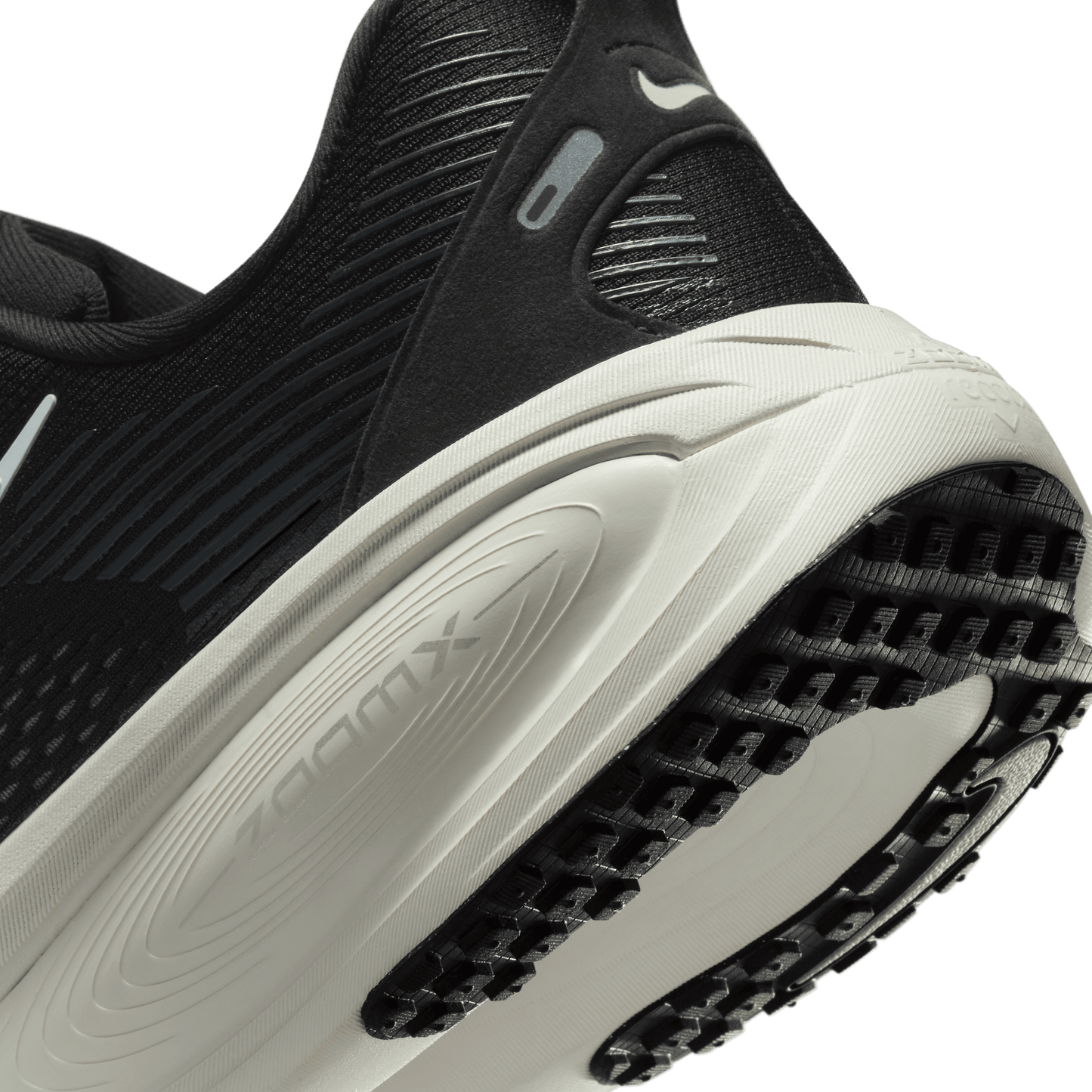Mens Nike Vomero 18 (2E Wide)