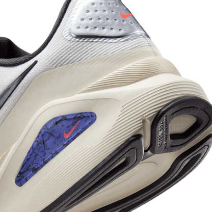 Mens Nike Structure 26