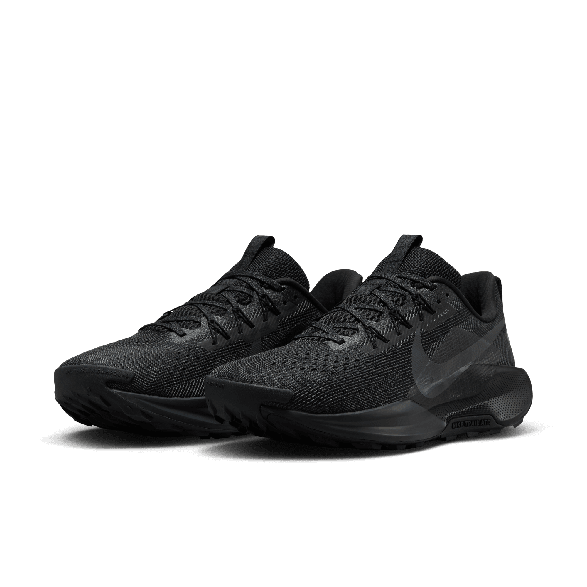 nike running air zoom pegasus trail trainers in black